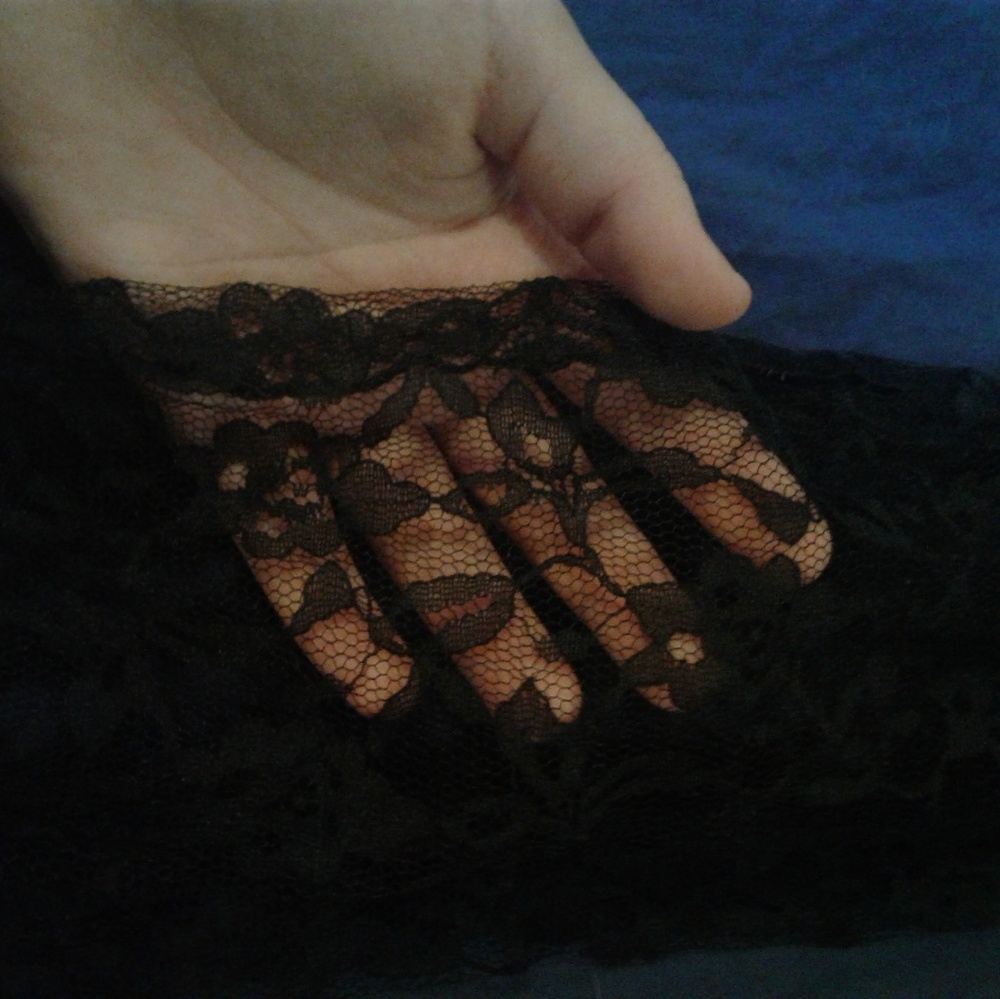 Black lace scarf